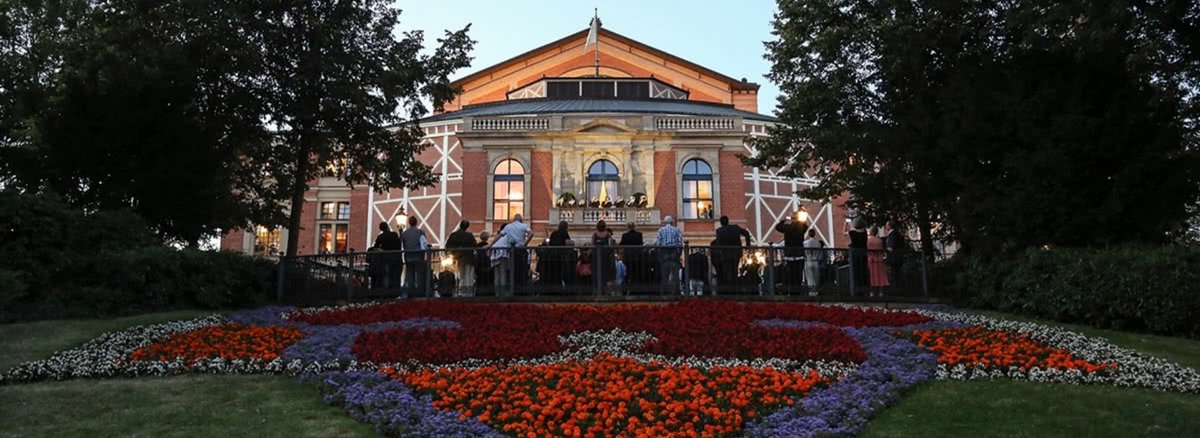 MusicDaily_uk's tweet photo. Bayreuth's Back from the Ring! 150th anniversary event was canceled after the city council withdrew funding, citing risks. Federal support ended, but £1.27M was approved for the traditional festival, featuring Meistersinger and Rienzi in 2026. #BayreuthFestival https://t.co/LkJPIypUub