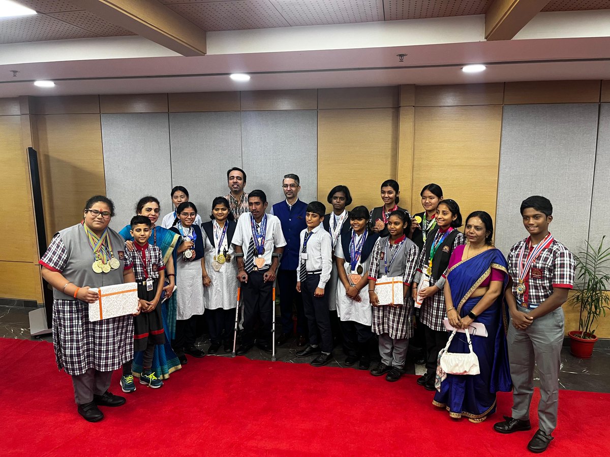 Kendriya Vidyalaya Sangathan (@kvs_hq) on Twitter photo 6. Mili Gunjaiyal – Gold Medal, 68th National School Games
7. Dipanshi Khoiwal – Bronze Medal, 68th National School Games 6. Mili Gunjaiyal – Gold Medal, 68th National School Games
7. Dipanshi Khoiwal – Bronze Medal, 68th National School Games