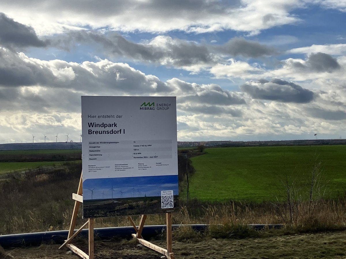 MandySachsen's tweet photo. Seit heute steht dieses Schild. Ich bin traurig, wütend, geschockt…
Das versteht man also unter Renaturierung.  Das muss ich erst einmal verdauen.  

https://t.co/Xj9J1Mygvt https://t.co/K3uFDtqQtK