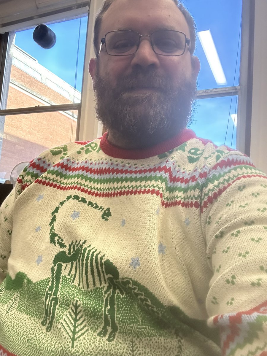 Mercuryowl's tweet photo. Who wore it best? https://t.co/jIdn1PEwd8