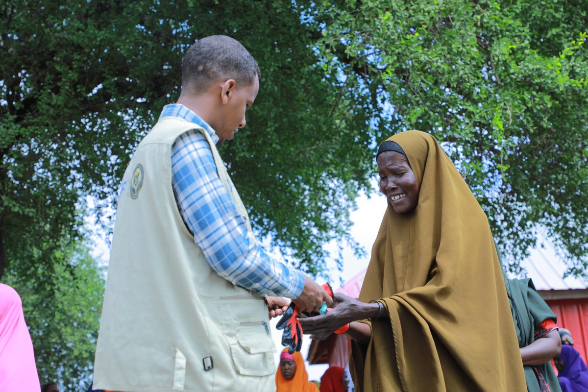 reado_org's tweet photo. Our teams are actively working in Baadcade, Kormari Ajuuran, Reebey, Salbuuy, and Shidle villages, distributing sanitation kits and cleaning supplies, to ensure we support community efforts in maintaining a clean and healthy environment. - with @shf_somalia https://t.co/ZJh03TTlUh