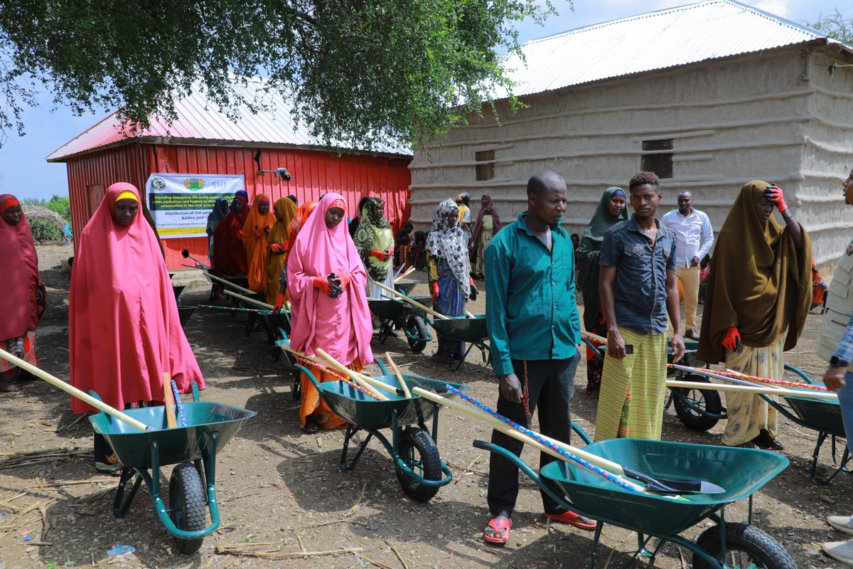 reado_org's tweet photo. Our teams are actively working in Baadcade, Kormari Ajuuran, Reebey, Salbuuy, and Shidle villages, distributing sanitation kits and cleaning supplies, to ensure we support community efforts in maintaining a clean and healthy environment. - with @shf_somalia https://t.co/ZJh03TTlUh