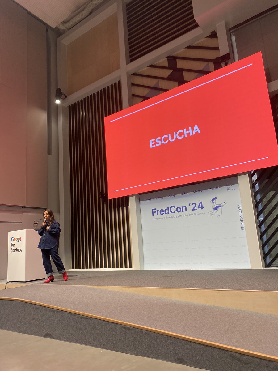 TecnoFor's tweet photo. ¿Cómo montar un equipo sin recursos? Buenísima pregunta.
#CristinaGascón, de #Stay, nos la responde en este segundo round de esta segunda etapa
#Fredcon24 #Fredcon2024 https://t.co/0443U4Ys6O