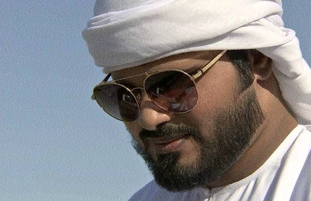 5vvvv2's tweet image. الشاعر الكفيف طالب الصعاق المري
بعد أن فارقته حبيبتِه أرسل إلى العالم قصيده مُخاطباً حبيبته فيها :

عادي لو نعيش المحبة في قيود
 ولا نذوق البعد لأن البعد شين

خذي حياتي لكن عطيني الوعود 
انك لو يطول الفراق بترجعين

اللّٰه خذا عيوني وجابك يا العنود 
تكفين لا توخذ عيوني مرتين