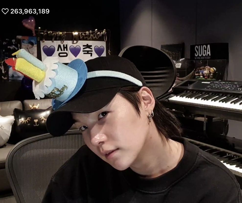 minyo0n9i's tweet image. This cutie patootie makes me wanna squish him 🤏