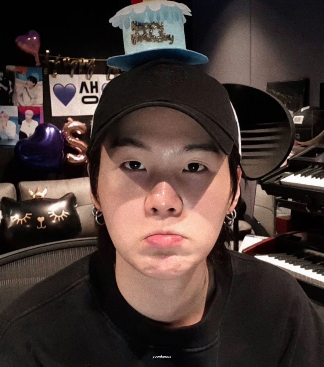 minyo0n9i's tweet image. This cutie patootie makes me wanna squish him 🤏