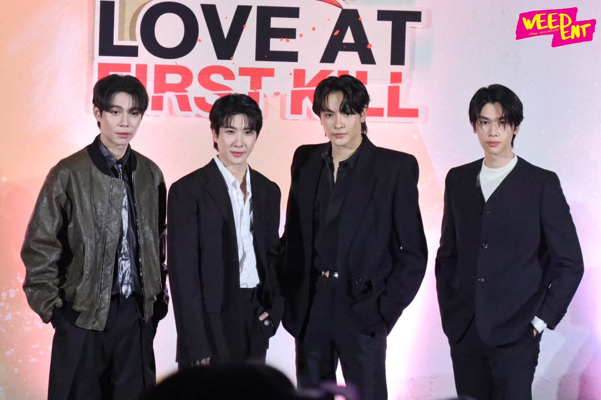 WEED_ENT's tweet photo. นักฆ่าสายโหด 🗡️ พร้อมอยู่ในโหมดจีบแล้วครับ! " จุง-ดัง-เฟิร์ส-ข้าวตัง " ให้สัมภาษณ์สื่อก่อนร่วมงาน  "The Heart Killers : Love at First Kill" ชวนดูอีพีแรกไปพร้อมๆกัน 💋✨

#จุงอาเชน #dunknatachai
#JoongDunk #จุงดัง
#Firstkanaphan #Khaotungg 
#FirstKhaotung #เฟิร์สข้าวตัง
#TheHeartKillers