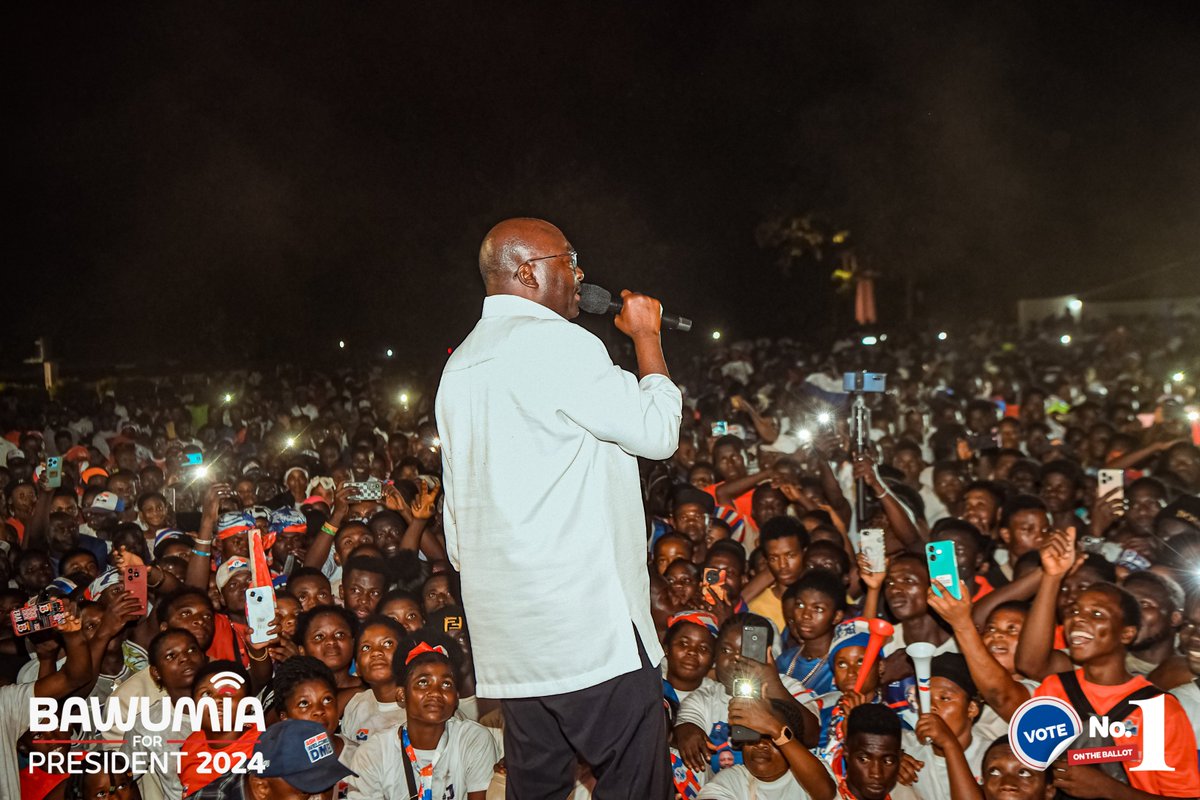 On Tuesday, the residents of Ahafo Ano South West, Ahafo Ano North and Ahafo Ano South East gave the Possibilities Bus a rousing welcome as I continued my campaign tour of the Ashanti Region.

Together with my multi-pronged approach to addressing Ghana's challenges, I assured the