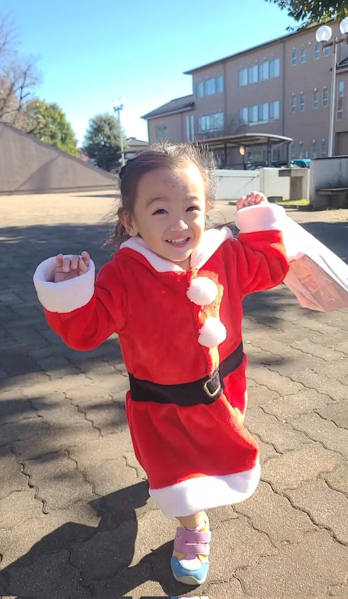 S20220812's tweet photo. 修正月年齢2歳の誕生日おめでとう❤
早産の子の特権で誕生日が2つあるのも特別って言われたの今でも鮮明に覚えてる😭💜
お世話になった先生、看護師さん達に会いたいな😭ここまで大きくなりましたって言うのを伝えたい。先生と看護師さんがいてくれたから、娘と私は救われたから本当の命の恩人。 https://t.co/lH5g81BfbT