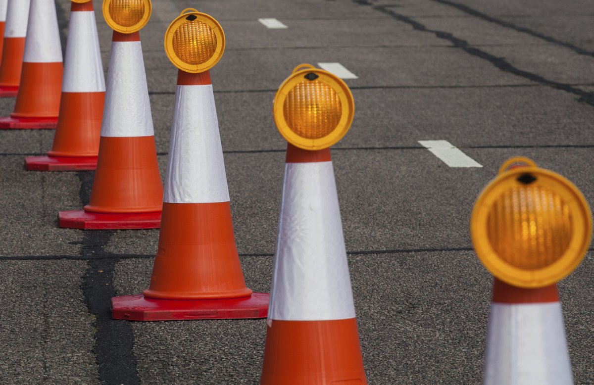 Knowsley_roads's tweet photo. From Tuesday 26 November - Friday 20 December vehicles will be unable to make a right turn into Higher Rd in #Halewood as works to install a  pedestrian crossing and cycling lane are undertaken.  A diversion will be in place, details of which are at: https://t.co/DnL536vg7a https://t.co/3f9GU9nQkO