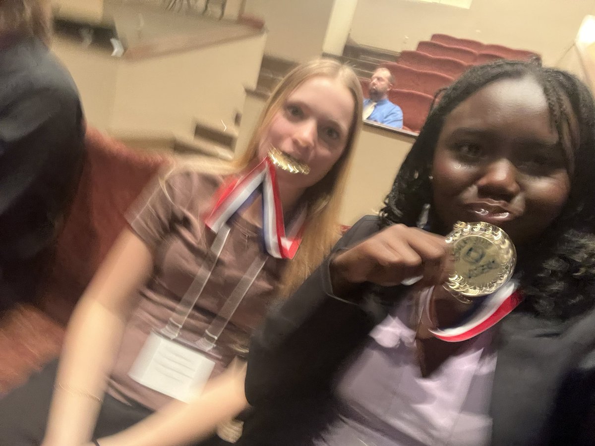 retailjackie's tweet image. #DecaMonth day 20: your #Decabestie ‼️‼️ hard to believe it’s been almost a year since our first district competition together😢