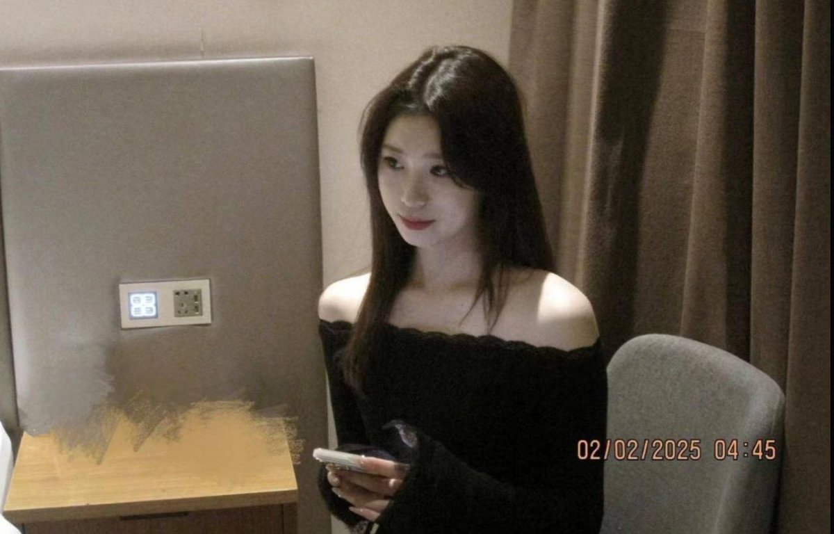 听说你们最近求这个片求疯了？不巧我也想知道谁长这么好看还出来卖，有知道片源的找我 有现金红包奖励