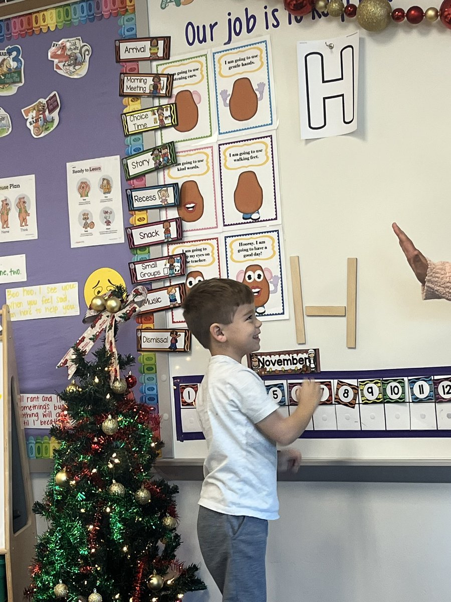 EarlyLearningDr's tweet image. 🌟 In Mrs. Roskowske’s class, we made the letter H 💖 Watch out for more magic as we learn together! #ClassroomFun #LearningIsAwesome📚✏️