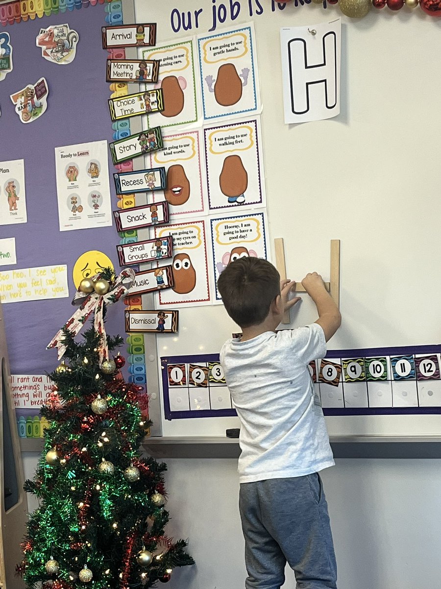 EarlyLearningDr's tweet image. 🌟 In Mrs. Roskowske’s class, we made the letter H 💖 Watch out for more magic as we learn together! #ClassroomFun #LearningIsAwesome📚✏️