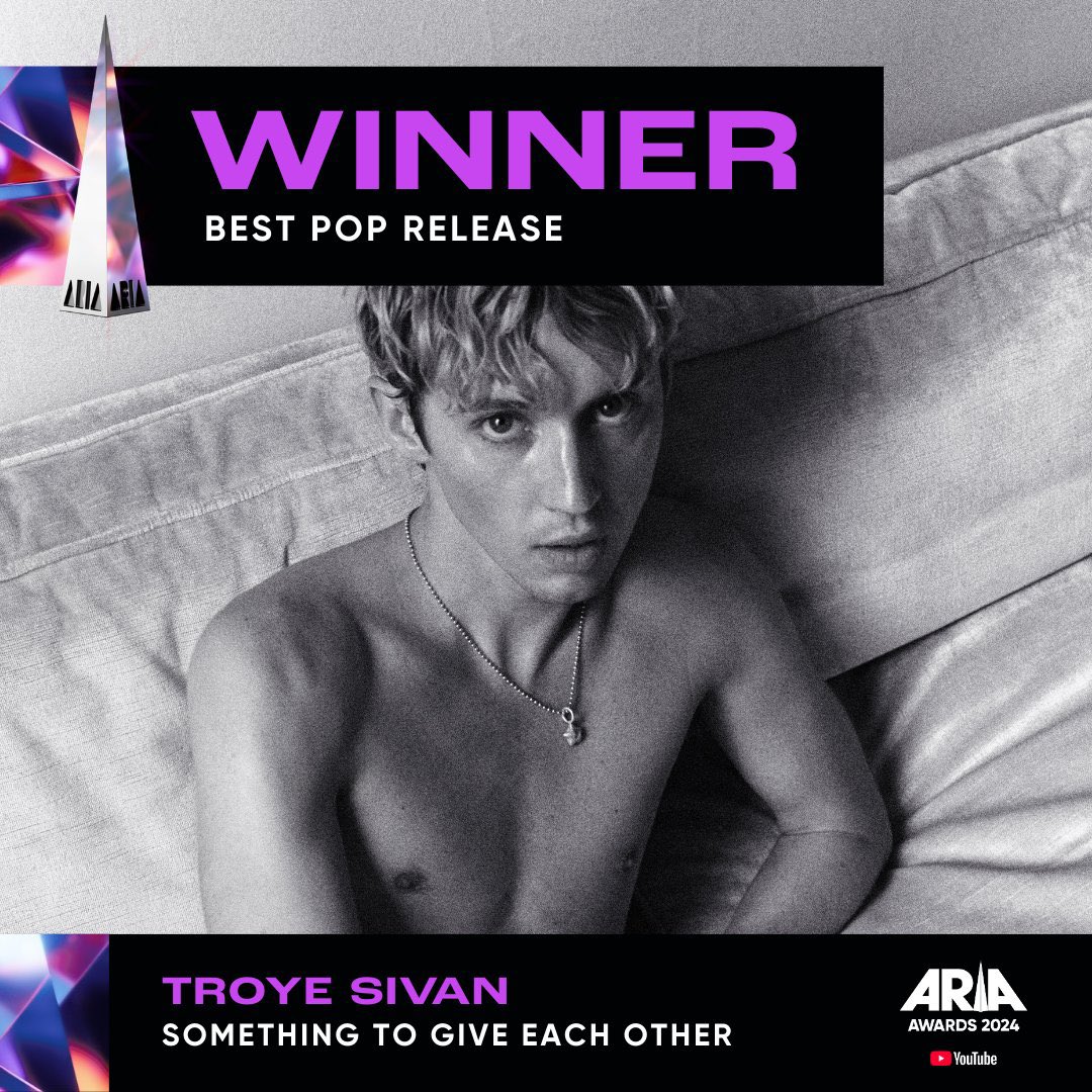 TroyeSlaySivan's tweet photo. Super bloody proud of you!! 🥹🥹 @troyesivan 
#ARIA2024 #TroyeSivan https://t.co/vV3S7FYLcL