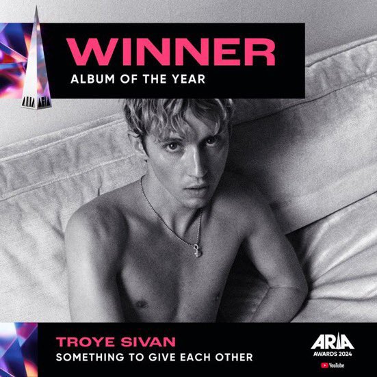 TroyeSlaySivan's tweet photo. Super bloody proud of you!! 🥹🥹 @troyesivan 
#ARIA2024 #TroyeSivan https://t.co/vV3S7FYLcL