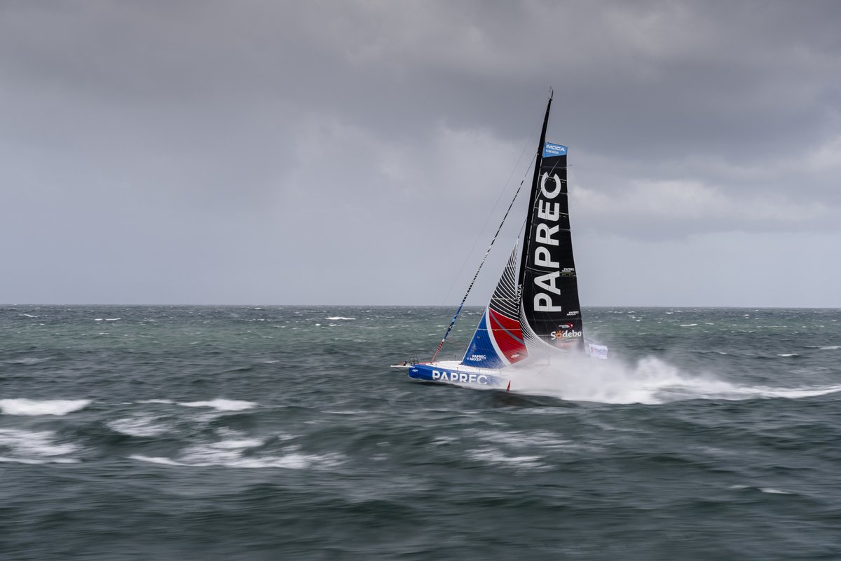 Record des 24H battu 💥

Yoann Richomme (PAPREC ARKÉA) bat le record de distance parcourue en 24h en monocoque et en solitaire* avec 551,84 milles au compteur. Le précédent record avait été établi par Nicolas Lunven il y a tout juste une semaine (546,64 milles).

*Avant