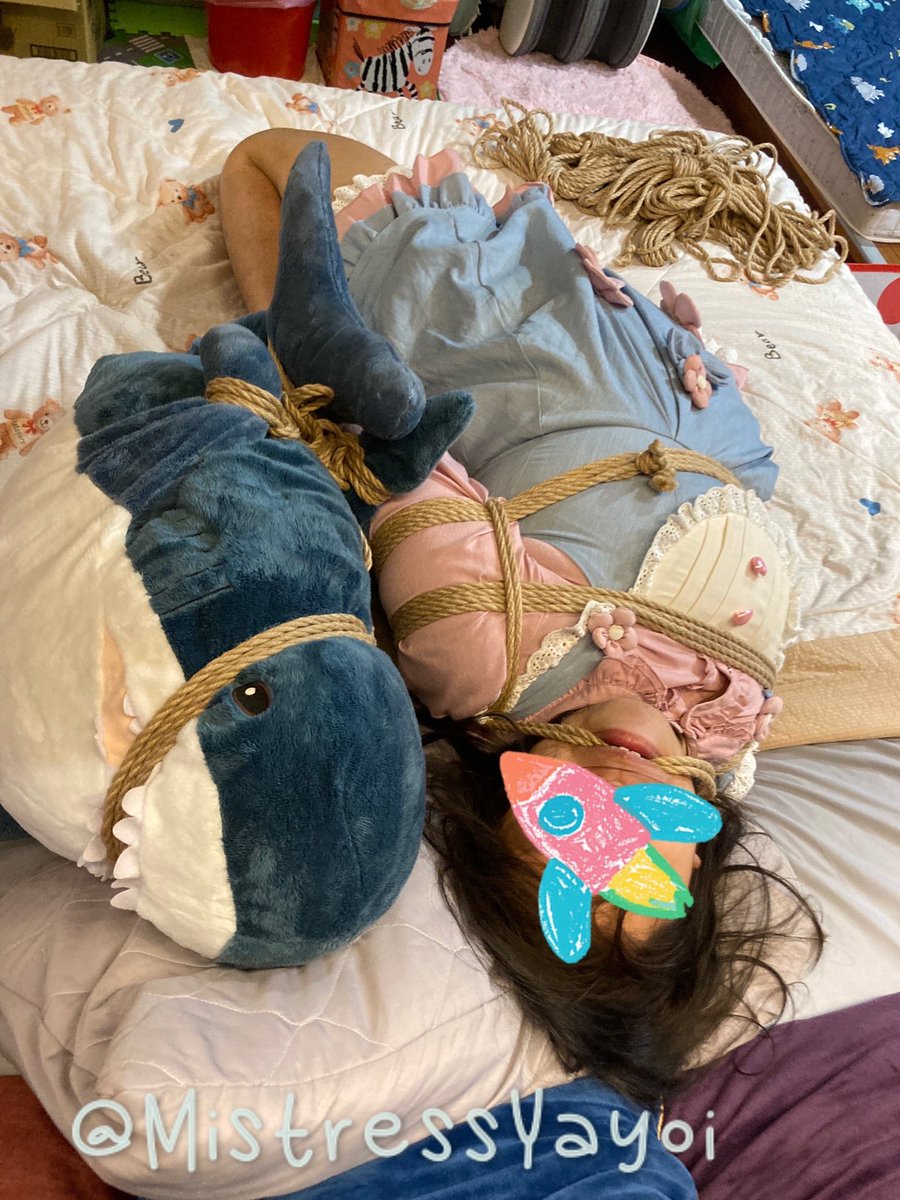 MistressYayoi's tweet photo. 「你說今晚想跟鯊鯊睡？」🦈

Model @54cocolovesm 
At @DDLGParadise https://t.co/Qg5TOPKKRs