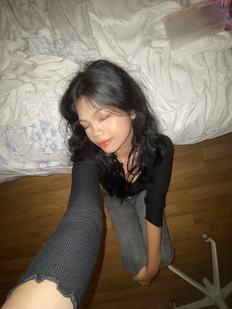 pr0craster's tweet photo. mau pamer istri saya @getarunn 😫😫😫😫😔😔😔😔💗💗💗💗💗🥵🥵🥵🥵🥰🥰🥰🥰🌷🌷🌷🌷🌷 https://t.co/a7VK5QjvyA
