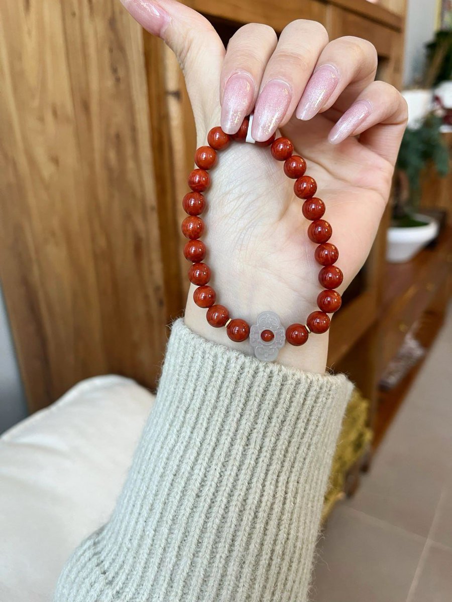 How cute is South Red?😊😊