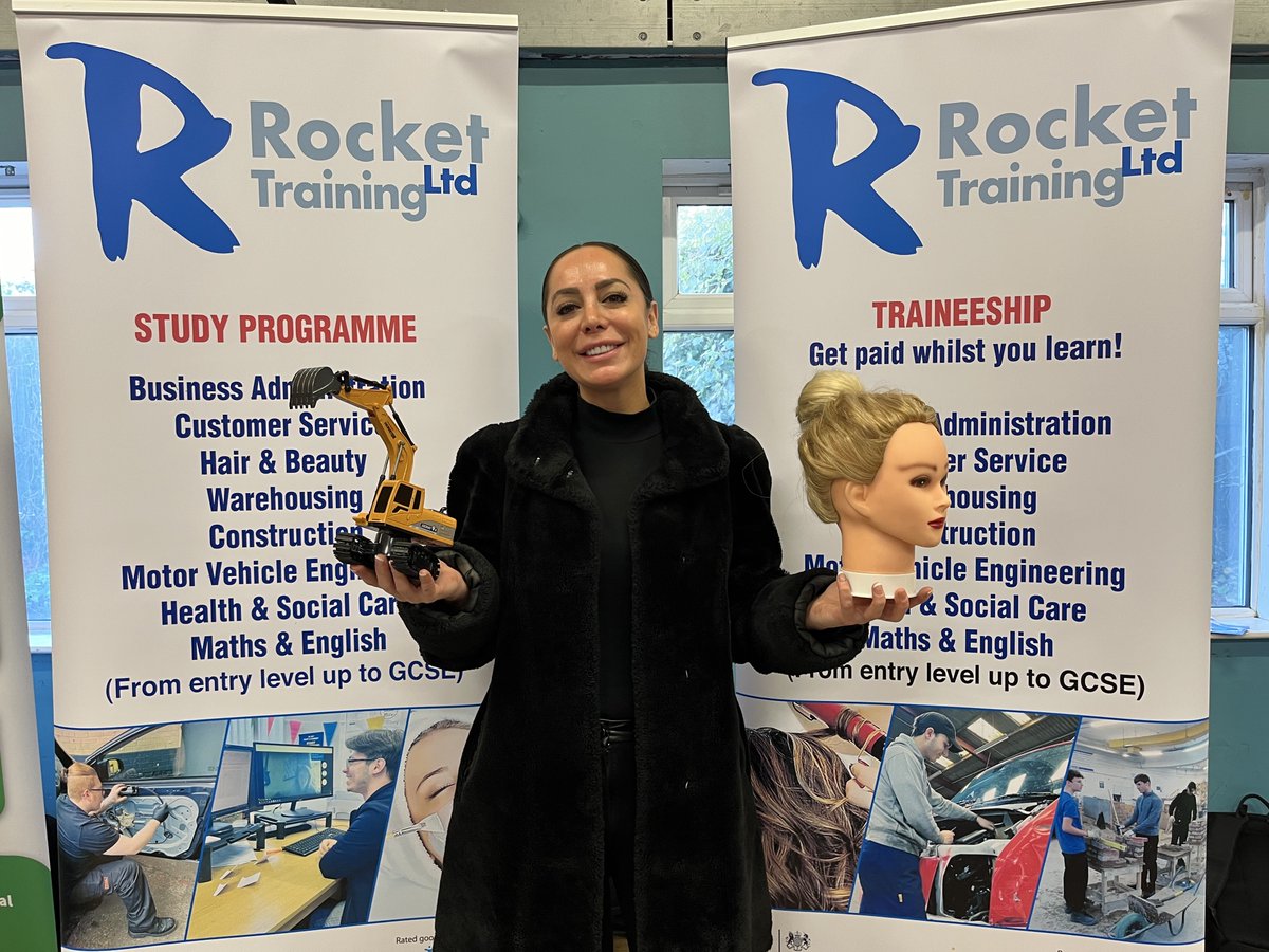 connectmycareer's tweet photo. Career Connect Liverpool is hosting their Careers Opportunities event at Norris Green Youth Centre today until 1pm.  If you're 16-18 (up to 25 with an EHCP) come along and help us get your career where you want it to be.
@RocketTraining1 @LiverpoolStart @KnowsleyCollege https://t.co/O4tWbhuIWp