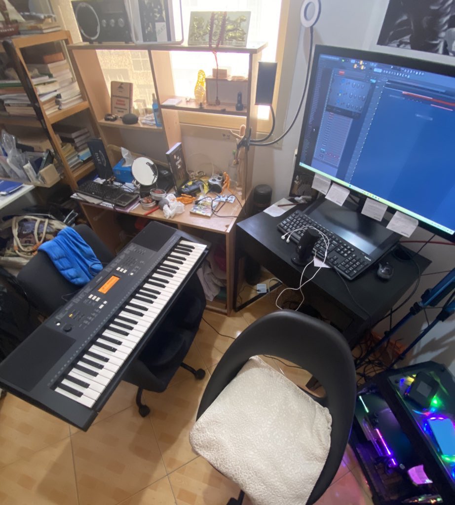 LunarGamesUruk's tweet image. My work space… indie game dev life is not as luxurious as you might think.
#gamedevlife #indiegamedev #gamedev #indiedev
