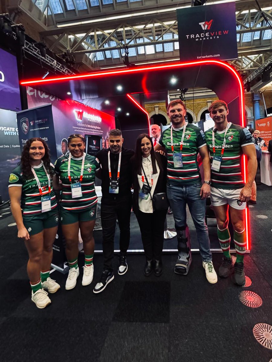 F_M_events's tweet image. Come swing by Booth 31 and check out the awesome crew at TradeView! They’ve brought along some incredible guests—players from the Leicester Tigers Men’s and Women’s teams.

Don’t miss your chance to meet these legends, snap some pics, and catch the action.
#fmls #fmls24 #fmevents