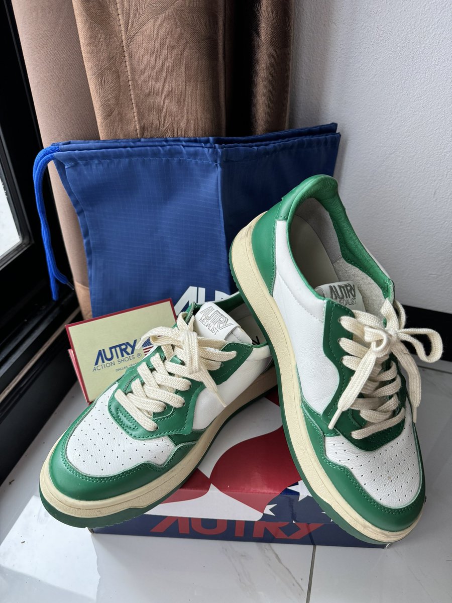 userap_22's tweet photo. รองเท้า Autry มือ 2 ค่ะ ใส่ไม่เกิน 5 ครั้ง size 37 eu / 3,900 ส่งฟรี !!! ของแท้ล้าน%

***มีตำหนิรอยเปื้อนจากการใช้งานค่ะ สภาพดีมากกก อุปกรณ์ครบ https://t.co/hbGfKWl2v4