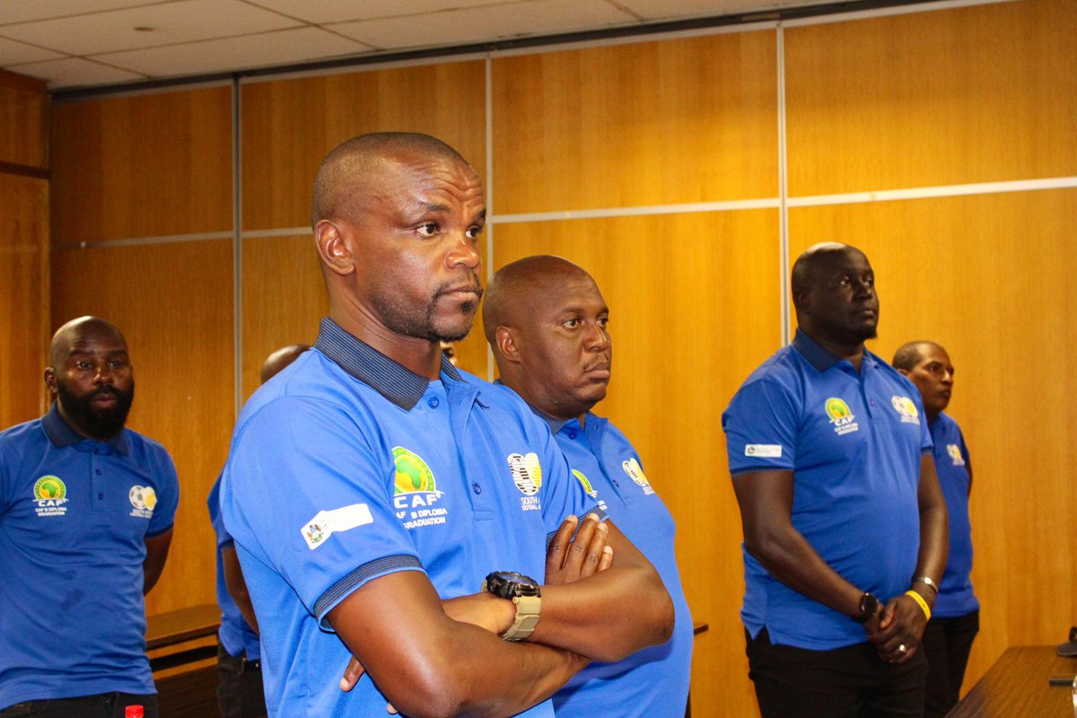 Velile_Mnyandu's tweet photo. ✍️ CAF B License in KZN, done and dusted. Mabhuti Khanyeza, Ayanda “Cobra” Dlamini, Andile Cele and Jackie Ledwaba….among the coaches who graduated yesterday. 

@SAFA_net | #CoachingBadges https://t.co/ViEUmXfOwM