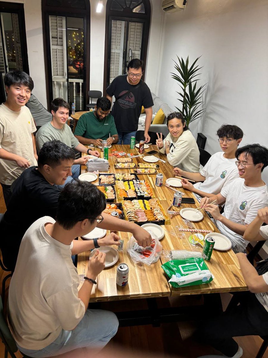 ran our first activation in Singapore.

freaking loved it, just 12 super enthusiastic solana and jupiter users (read: trade memecoins) sitting around a table and talking

highlights of the convo:
- jupiter, ape pro, memecoins
- <a href="/MeteoraAG/">Meteora</a> LP-ing for shitcoins
- Lulo/Kamino or