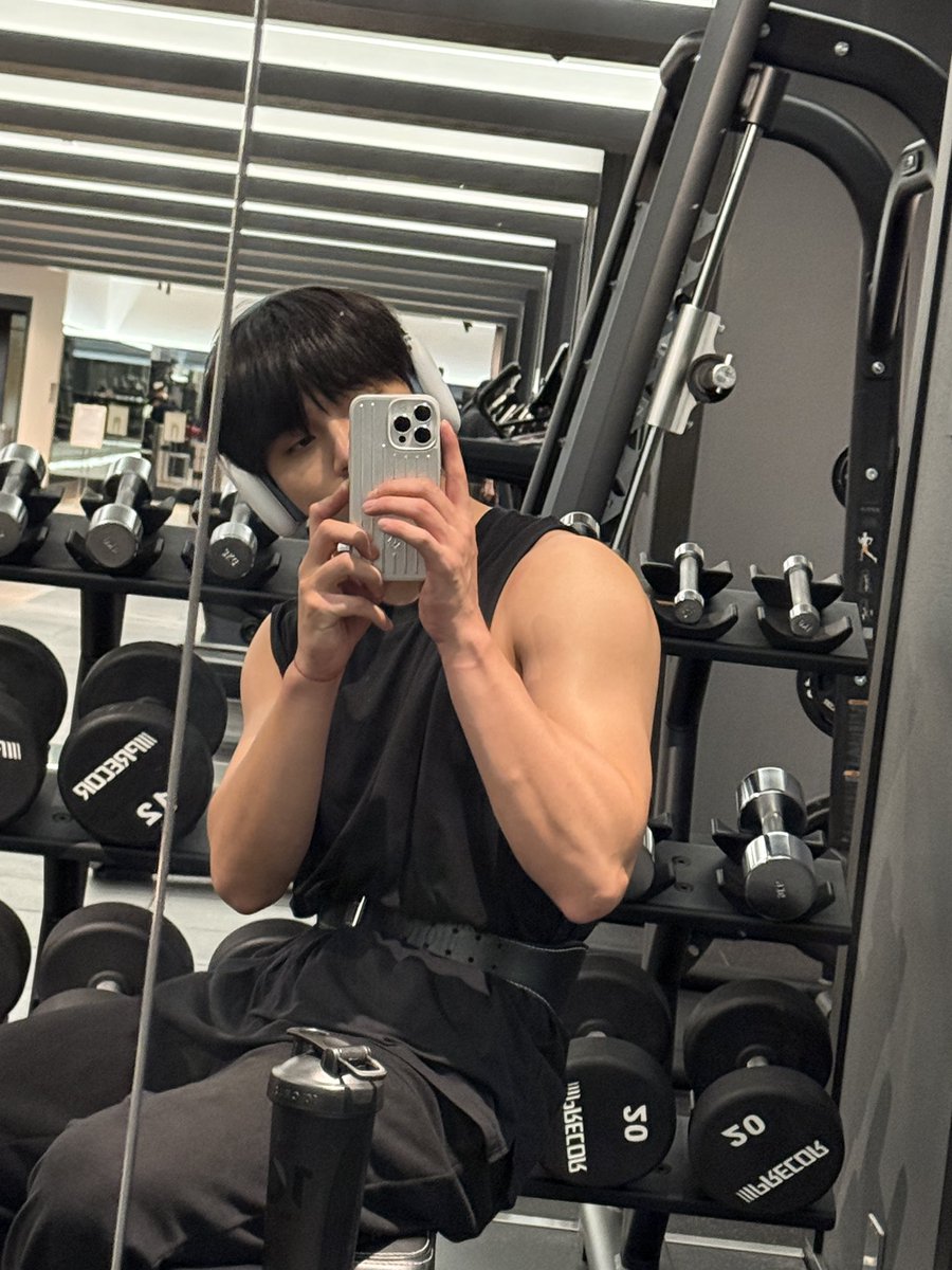 OmegaX_members's tweet photo. [#OX]

화이팅🔥

#OMEGA_X #오메가엑스 
#혁 #HYUK https://t.co/GdCdZuqyvg