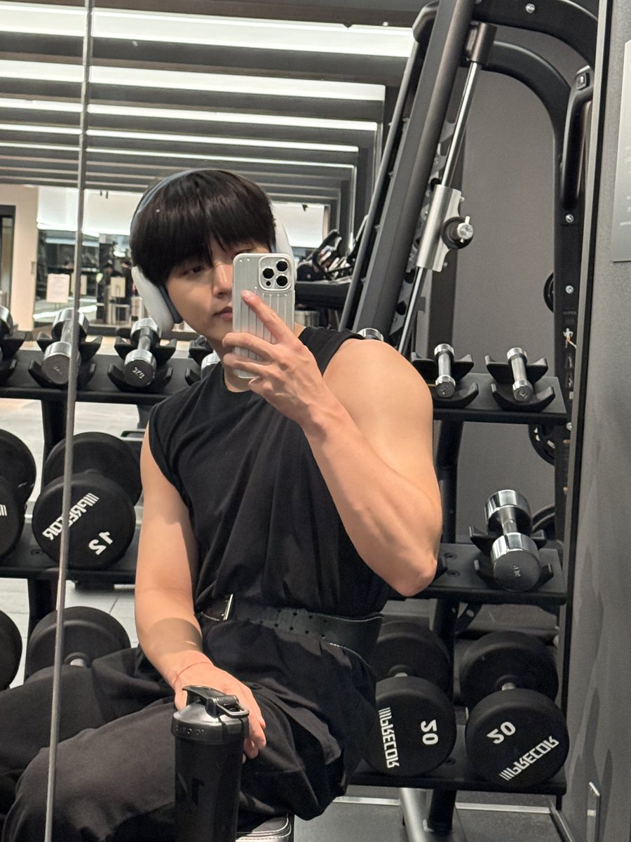 OmegaX_members's tweet photo. [#OX]

화이팅🔥

#OMEGA_X #오메가엑스 
#혁 #HYUK https://t.co/GdCdZuqyvg