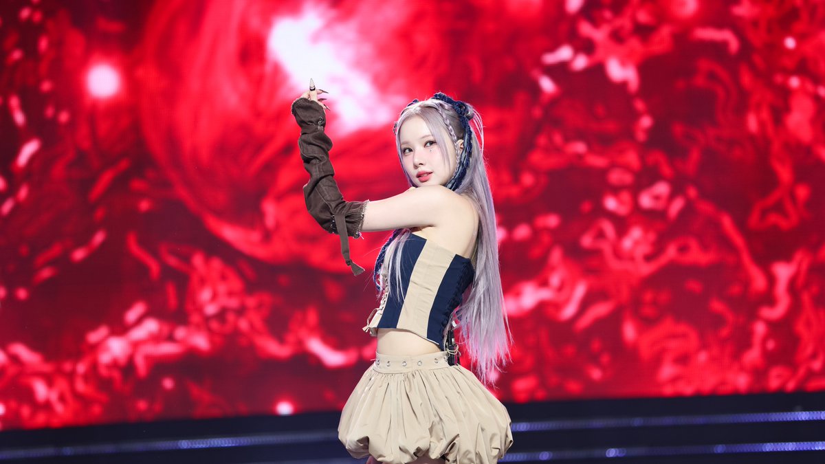 mbcplusm's tweet image. [쇼챔피언 현장포토]
▪︎VIVIZ - Shhh! ▪︎

비비지에게 깊숙이 중독되는 무대🔥🔥🔥

📷naver.me/GOP5lvqP
ㄴ프로필 네이버 포스트 링크 참고

_
#쇼챔피언 #쇼챔 #ShowChampion
#EUNHA #은하
#SINB #신비
#UMJI #엄지
#VOYAGE #Shhh
#BPM #BigPlanetMade 
@VIVIZ_official