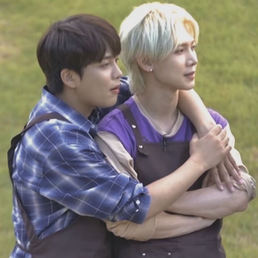 haribocal's tweet photo. “he is the only hyung that I will hug”

thread of jongho hugging yeosang bc jongsang is so soft i’ll cry https://t.co/BkUadHx0e8