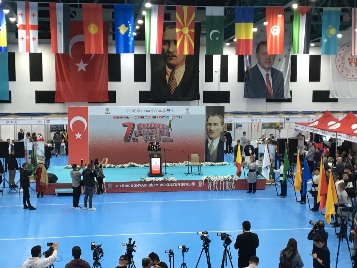 Uluslararası Türk Dünyası Bilim ve Kültür Şenliği’nin 7. sini Samsun’da gerçekleştiriyoruz. Türk dünyası çocuklarının projelerini şenlik havasında sergilemeleri, bir olmamızın tüm güzellikleriyle; Kutlu olsun!
<a href="/tdcvakfi/">Türk Dünyası Çocuk Vakfı</a> <a href="/gungorazimtuna/">Güngör Azim TUNA</a>  <a href="/ilyastopsakal/">İlyas TOPSAKAL</a> <a href="/orhantavli_/">Orhan Tavlı</a> <a href="/halitdoganbsk/">Halit Doğan</a>