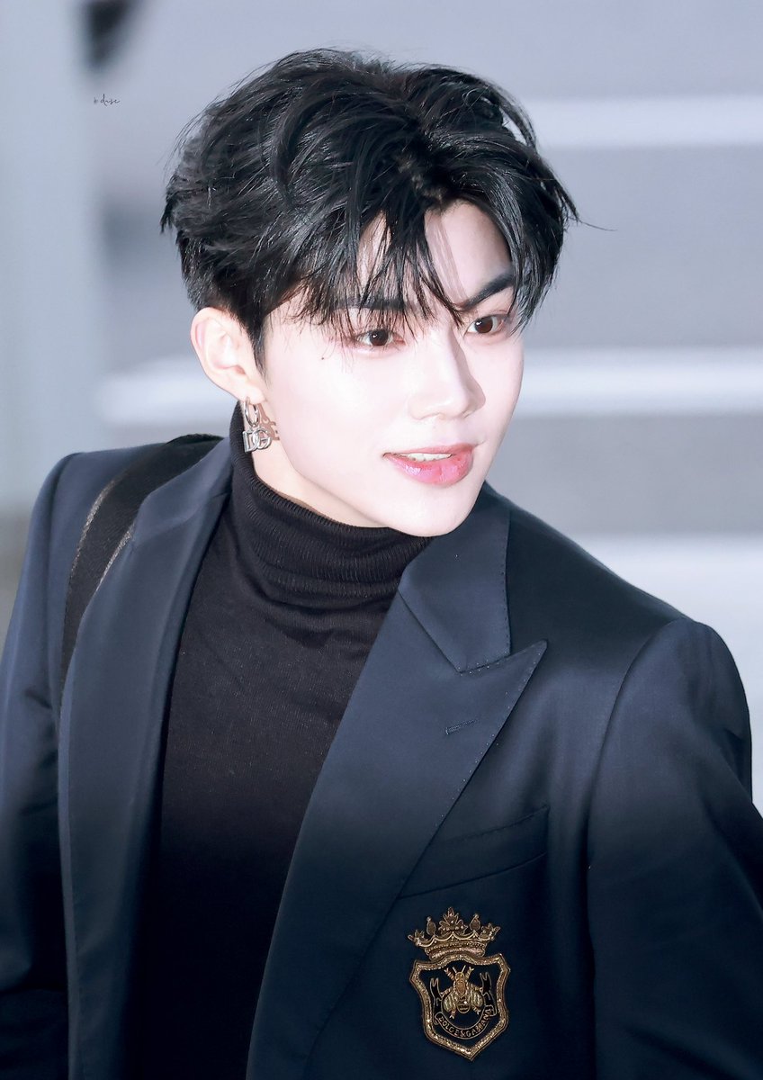 241120 HQ

#박건욱 #PARKGUNWOOK #パクゴヌク 
#제베원 #ZEROBASEONE #ZB1