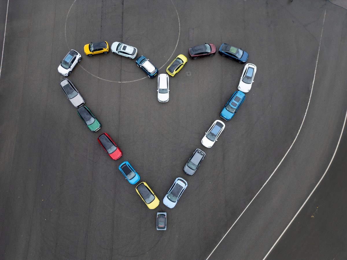 SMMT's tweet photo. 🔌While major auto manufacturers, and major nations, are committed to zero emission transport, the UK is playing a leading role as Europe’s second largest new electric car market by volume 

#drivezero https://t.co/5bGlbSwf1d