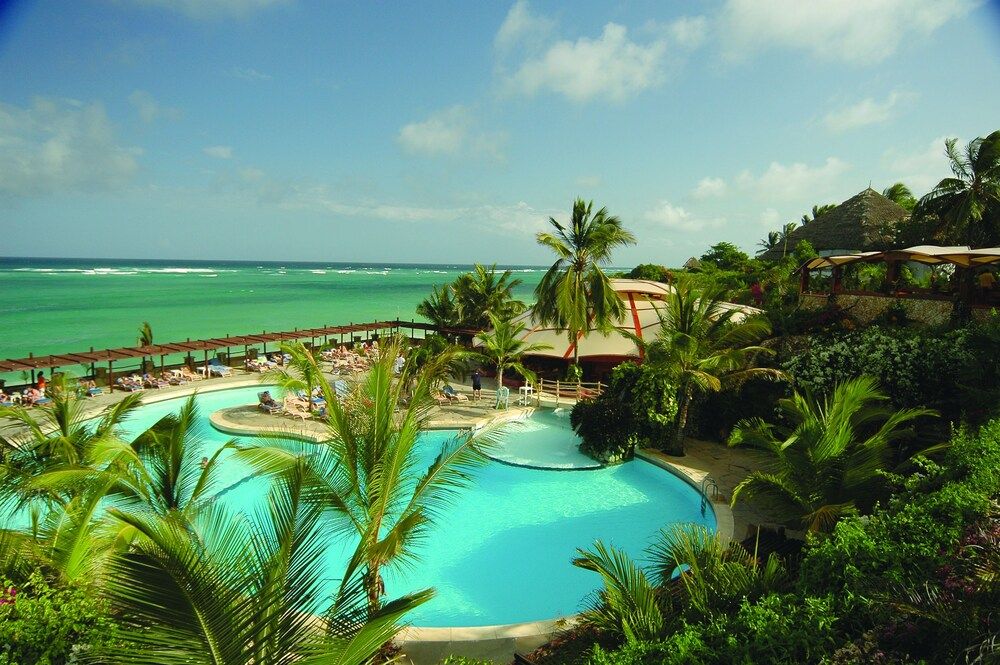novan_global's tweet photo. A luxurious oasis nestled along Kenya's pristine coastline. Immerse yourself in the beauty of our white sandy beaches, crystal-clear waters, and lush tropical gardens.

Book your holiday:
Online:https://t.co/FRvEEbnATx
📧experience@novanglobal.com
🪀https://t.co/SfqSnvEuq7 https://t.co/JLEaJxJBDO