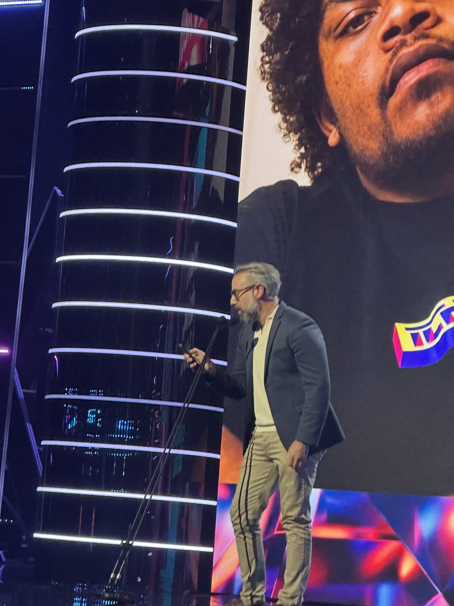 Darren Levin tweet media