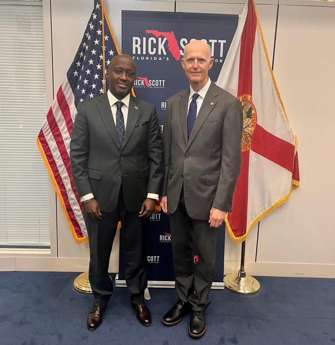 Ehhhh 🙌🏾🙌🏾

Tic Tac Tic Tac pass GOAL 🇷🇼🇺🇸

Ingoma ya Biden sinatinya kuvuga ko itari nziza ku bihugu bimwe bya Africa wakongeraho wa munyagwa ugira ipyobya ryo hejuru witwa Blinken bikaba agahebuzo.

Minister Nduhungirehe yahuye n’abarepublican batandukanye harimo abasenateri,