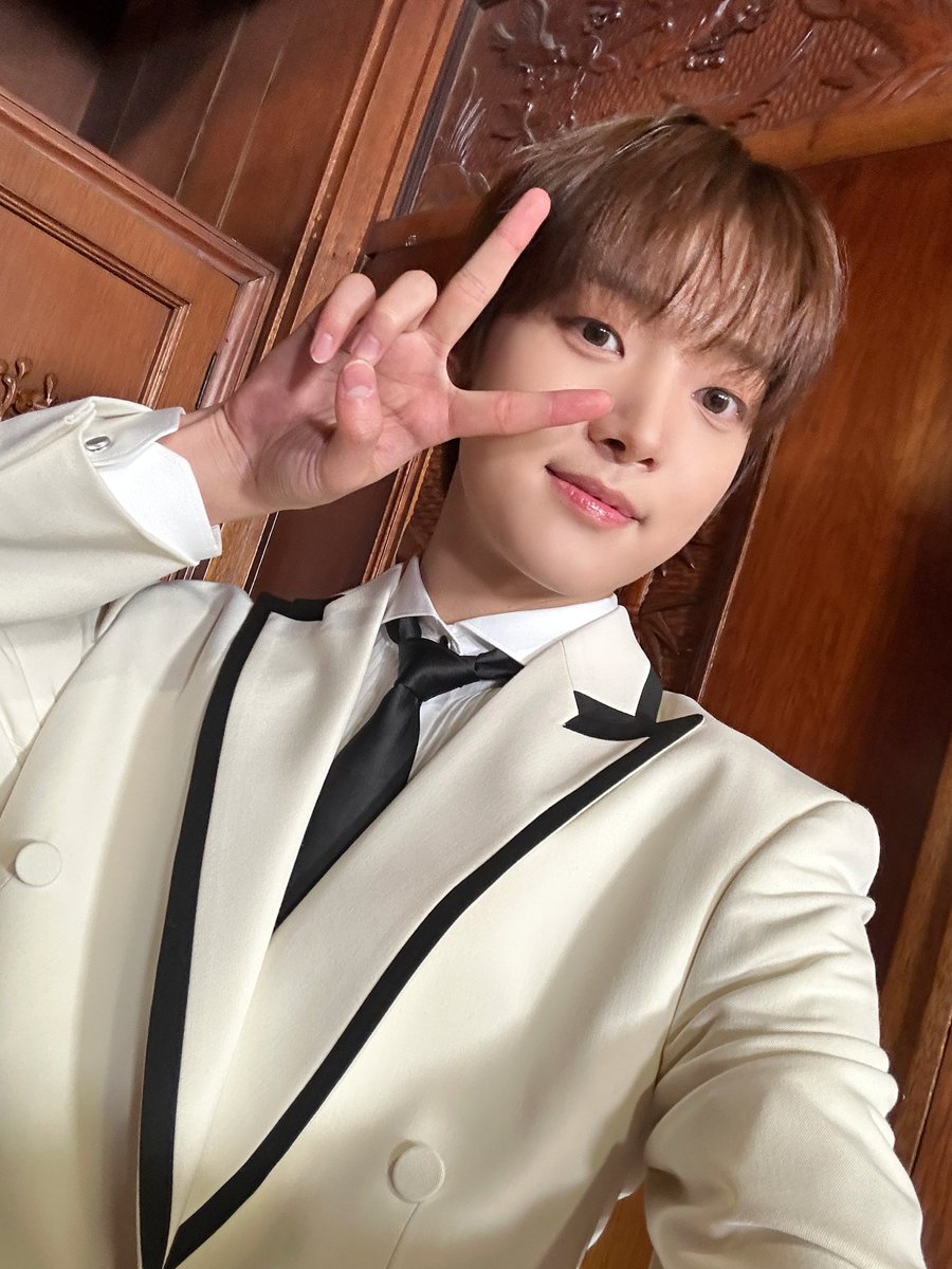 "두 집사를 키우려면 온 마을이 필요하다."

오늘도 의젓한 아가씨, 도련님들과 함께
한 단계 더 성장한 우리 집사들 북북북🫳🫳

<대저택> 답을 주세요 집사님 EP.3
11월 27일(수) 오후 10시 공개
#대저택 #andTEAM <a href="/andTEAMofficial/">&TEAM OFFICIAL</a>