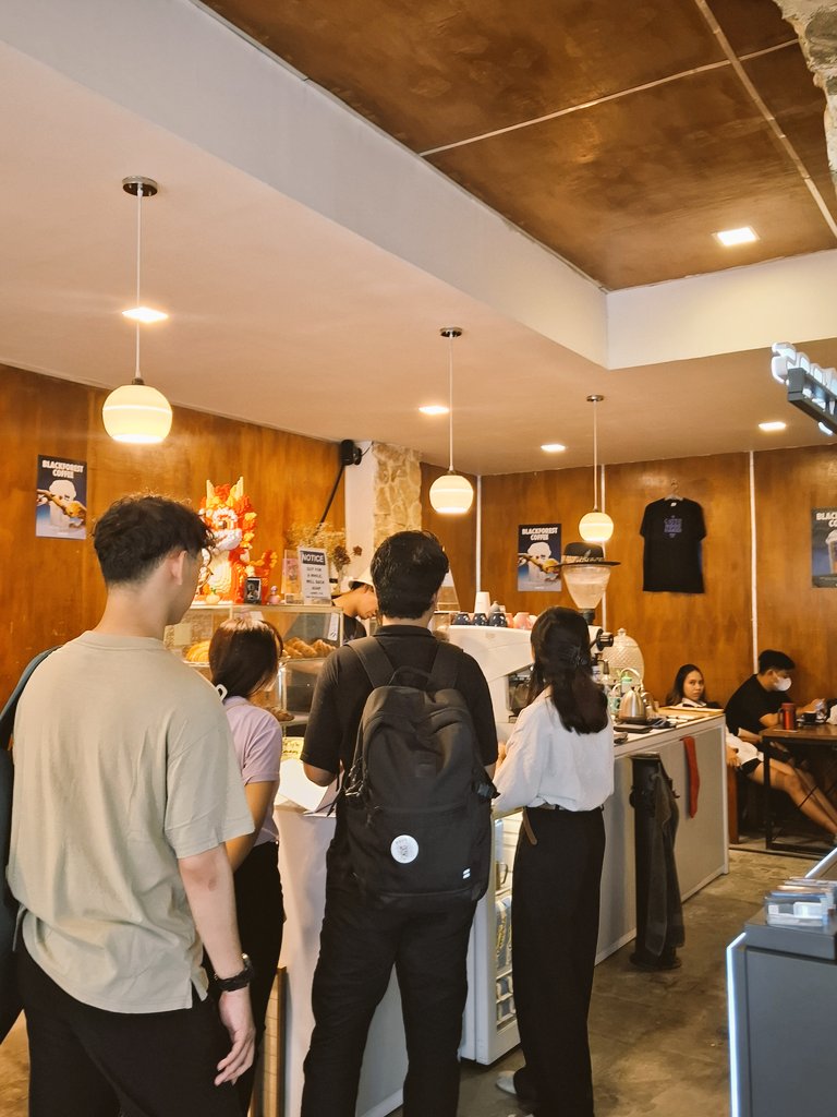 EWeekUnair's tweet photo. GUYSSS ADA.YANG TAU INI DIMANA? https://t.co/yj0O6bSt8Z