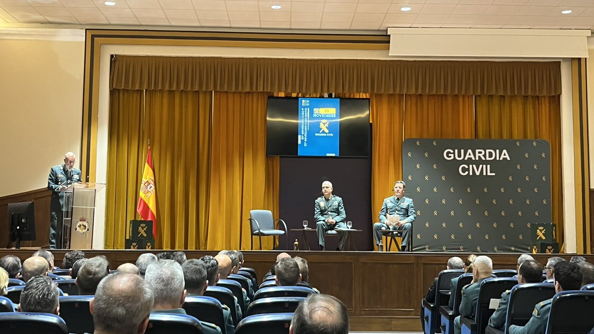 apcabos's tweet photo. Iniciando una mesa redonda, para que los asistentes puedan realizar preguntas o exponer temas sobre los empleos de #CaboPrimero y #CaboMayor, presidente de @apcabos y vocal en el #ConsejoDeLaGuardiaCivil se encuentra como asistente a dicha mesa y ponente en este acto.

#80AniversarioCreacioEmpleoCaboEnConcepciónModerna #25AniversarioEmpleoCaboMayor

#PoryParaLosCabos
