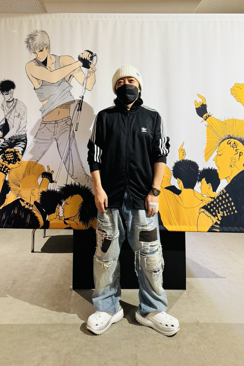 いよいよ22日（金曜日）から始まる
弥生美術館とリベストギャラリー創の都内二ヶ所の展示 同時開催！
ただ今🏃🏻行ったり🏃‍➡️来たりと準備中です

もう気合いでやるしかないんで
いらっしゃる予定のみなさんも気合いでよろしく

楽しみましょう ２つのLIVEを！
#上條40周年 #LIVE展 #上條淳士展LIVE