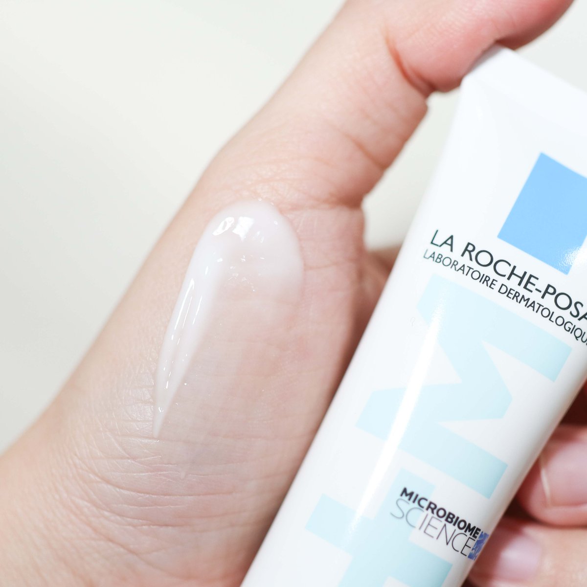 สิวไม่มีหัวกำลังอักเสบเต่งไม่ไหว ใช้ Effaclar Duo+M ของ La Roche-Posay ทากลางคืน ตอนเช้าชียุบบบบบ!! แล้วสูตรปรับใหม่เนื้อดีขึ้น สิวแห้งไวขึ้น เค้ามี Phylobioma ช่วยจัดการปัญหาสิวได้อย่างตรงจุดเลย ใครกังวลเรื่องสิวอยากให้ลองจริง  #LaRochePosayTH #Effaclar #ลาโรชโพเซย์ #เอฟฟาคลาร์ #เอฟฟาคลาร์ดูโอพลัสเอ็ม #ลดสิว #รอยสิว #EffaclarDuo #ผิวมัน