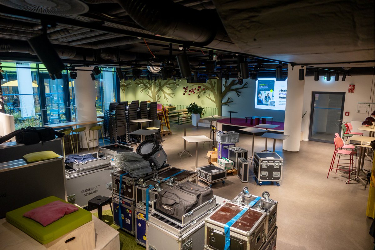 Die #T4AT24 steht in den Startlöchern! 🚀 Heute beginnt unser Event mit einem exklusiven Vorgeschmack für alle Vor-Ort-Teilnehmenden: die Agile Night! ✨ Wenn du an mehr Einblicken interessiert bist, folge uns auf Instagram: instagram.com/t4at_conferenc…