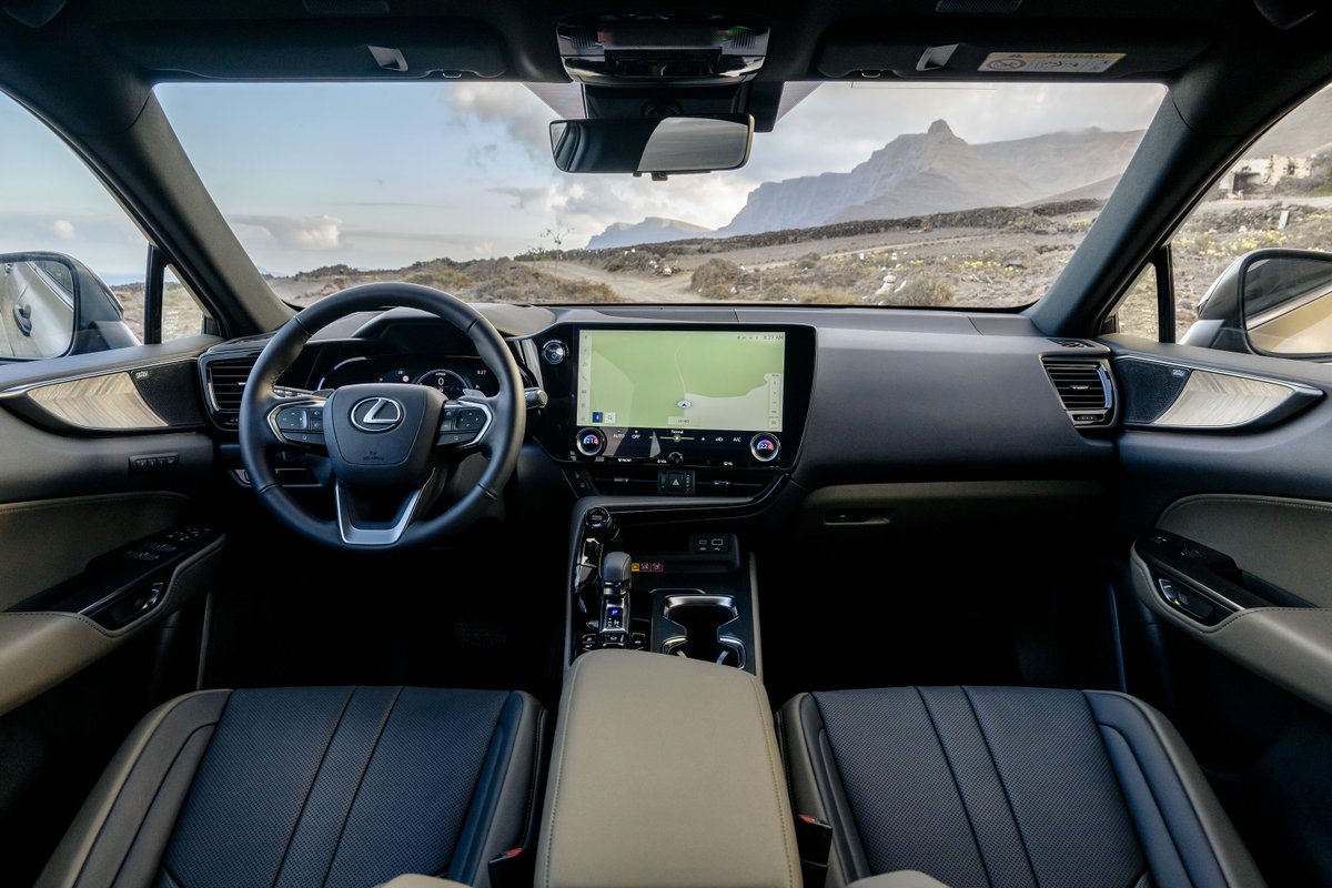 ESdiario_com's tweet photo. Más bienestar personal gracias al sofisticado Asistente Climático de Lexus, asientos regulables eléctricamente y sistema de iluminación ambiental con 64 opciones de color.
https://t.co/b6DIgjh9qc
#LexusNX #Overtrail #LexusElectrified @lexusspain https://t.co/01dHCidu8m
