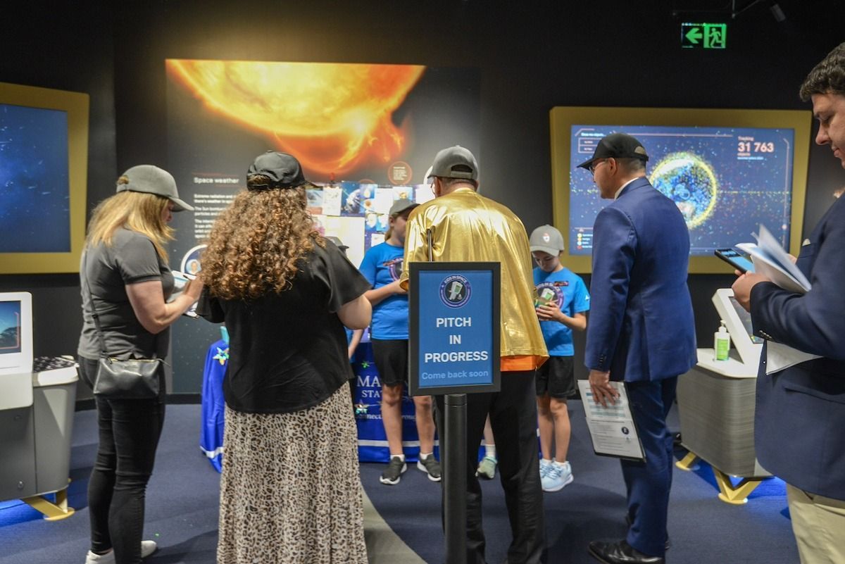 Primary school students from every state and territory in Australia came together this week at the Australian Space Discovery Centre to compete in the Andy Thomas Space Foundation’s Kids in Space finals and showcase their winning space-inspired designs. makersempire.com/kids-in-space-…