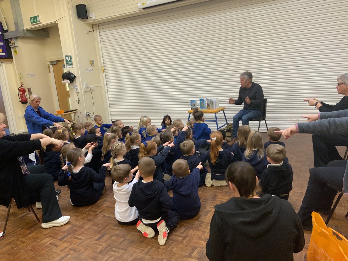 A fantastic day of poetry workshops with Andy Tooze. We all had a great day and the poems were amazing! 👍