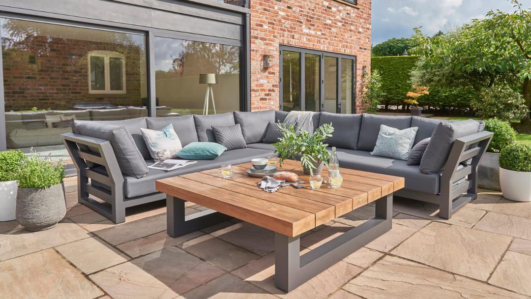 Stylecabinzw's tweet photo. Elevate your outdoor living 😍

Place your order today🥰⏳

https://t.co/zkbS6he91X https://t.co/4w9t5ys4TL